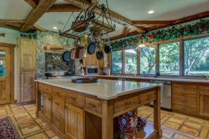 Cleaning Kitchen Cabinets - Sweetwood Cabinets